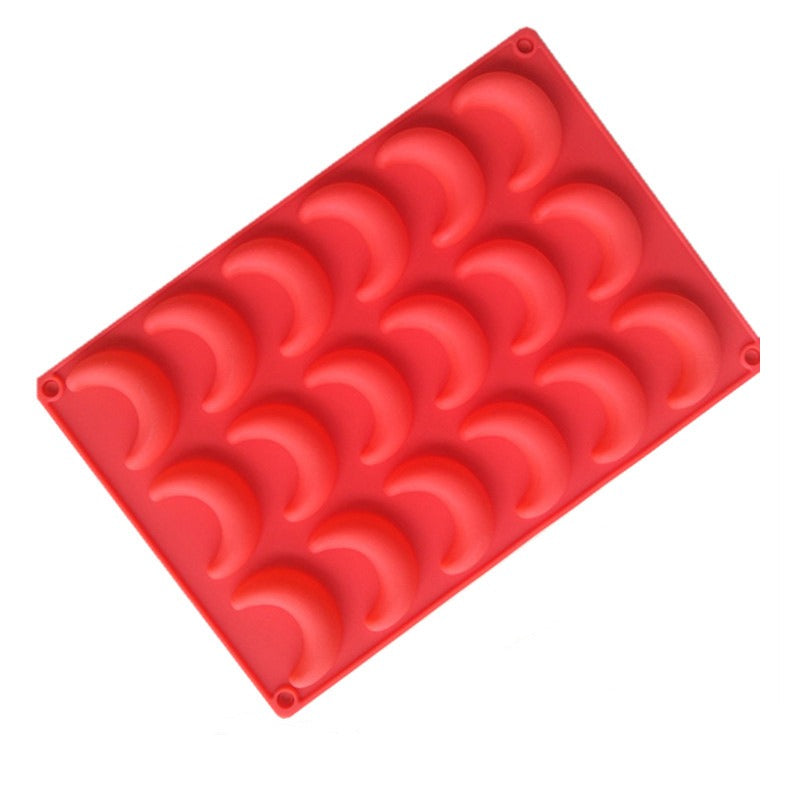 18 Chain Moon Silicone Ice Grid Mold Cold Soap Mold Creative Silicone Mold Bending Moon Chocolate Mold